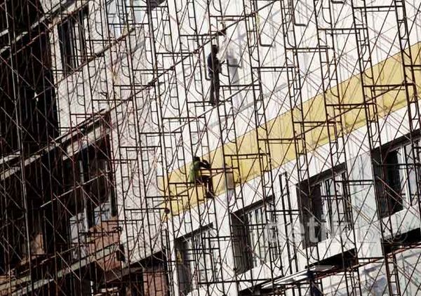 Upah Pekerja Hanya Naik Rp 20 Ribu