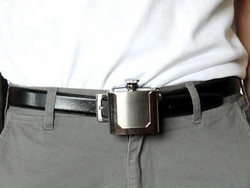 Botol Bir Mini Ini Jadi Kepala Ikat Pinggang