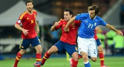 Italia yang Gagal Mengulang, Spanyol yang Tetap Jadi Diri Sendiri