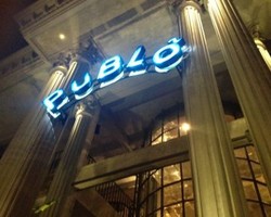 Foto: Mengintip Suasana Unik Resto Publo Kemang