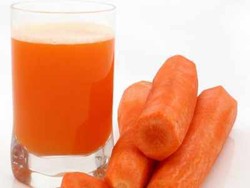 Agar Gigi Kuat, Minumlah Jus Wortel!