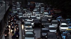 Ribuan Petani Tembakau Geruduk Kantor Kemenkes, Awas Macet!