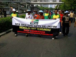 Takut Kelaparan Gara-gara RPP Tembakau Jadi Alasan Petani Demo ke Jakarta