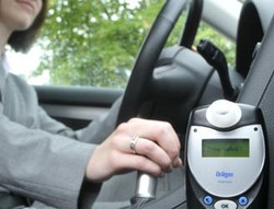 Nyetir di Prancis Kudu Bawa Pendeteksi Alkohol