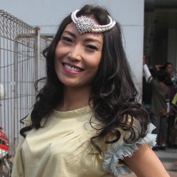 Jadi Istri, Ayu Dewi Sibuk Mengisi Rumah