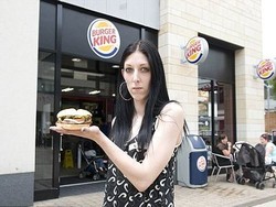 Kritik Burger King, Wanita Ini Malah Diejek