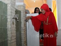 Dorce Resmikan Tempat Wudhu Masjid