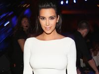 Seksinya Kim Kardashian di BET Awards 2012