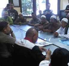 Kyai dan Santri Desak Kapolda Tinjau Ulang Kasus KBIH Nurul Anwar