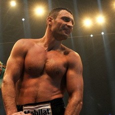 September, Vitali Klitschko Naik Ring Lagi