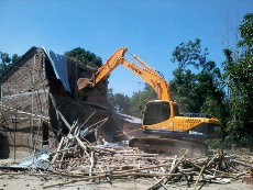 Sempat Ricuh dengan Warga, Juru Sita Berhasil Eksekusi Tanah di Gowa