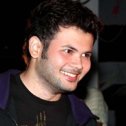 Ridho Rhoma Boyong Tiga Piala di AMI 2012