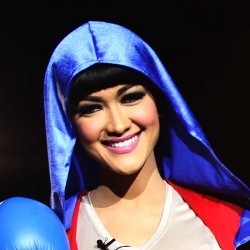 Gaston Masih Berjuang untuk Nikahi Julia Perez