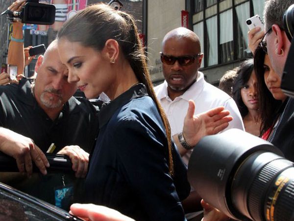 Penampilan Perdana Katie Holmes Pasca Gugat Cerai Tom