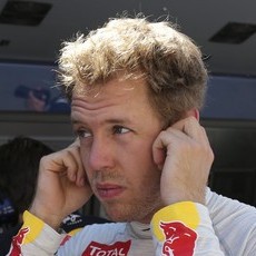 Horner: Vettel Tidak Pindah ke Ferrari