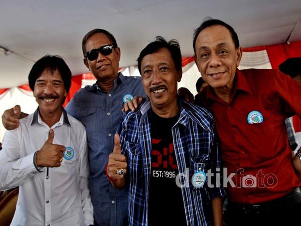 Pelawak Hadiri Pemusnahan Narkoba