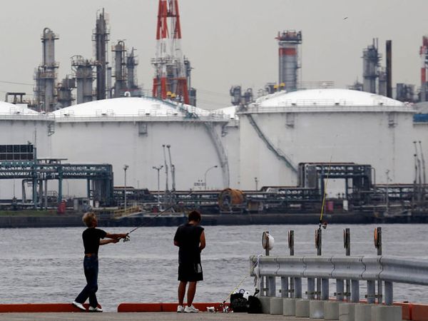 Jepang Mulai Stop Impor Minyak dari Iran Jepang Mulai Stop Impor Minyak dari Iran