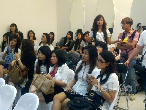 Sekolah Make Up Tarik Minat Masyarakat