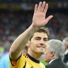 Pele Dukung Casillas Rebut Ballon dOr