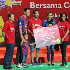 Dilelang, Sepatu Fabregas Laku Rp 21 Juta