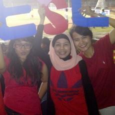 Fabregas Buat Kaum Hawa Histeris Sampai Menangis