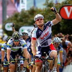 Cavendish Kecelakaan, Greipel Juara Etape Empat