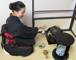  Menikmati Upacara Minum Teh Ala Bangsawan Jepang