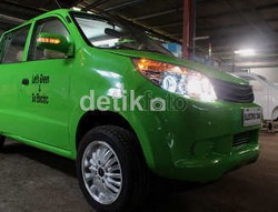 Pulang dari Australia, Dahlan Langsung Jajal Avanza Listrik