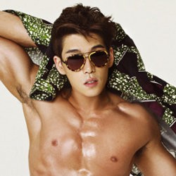 Pamer Otot Perut untuk Majalah, Changmin 2AM Diet Sebulan