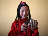 Warga Tibet Sambut 77 Tahun Dalai Lama