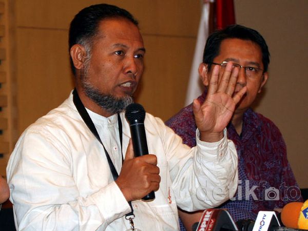 KPK Pastikan Penangkapan Bupati Buol KPK Pastikan Penangkapan Bupati Buol