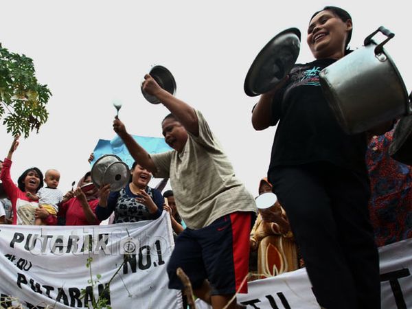 Bawa Panci, Pendukung Foke Berjoget