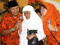 Hidayat Temui Warga Matraman