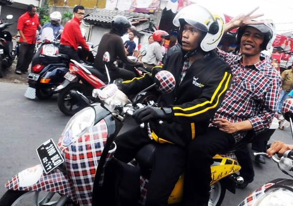 Jokowi Naik Ojek Jeki
