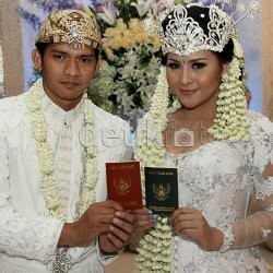 Audy & Iko Uwais Tak Punya Target Punya Momongan