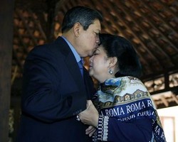 Ultah ke-60, Ini Dia Inspirasi Tampilan Ani Yudhoyono