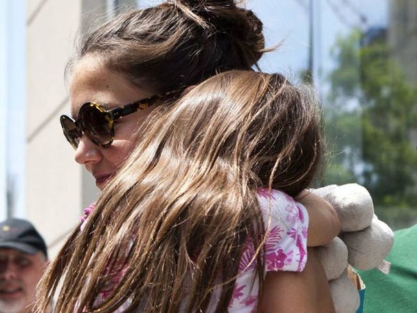 Gugat Cerai Tom Cruise, Katie Ajak Suri ke Museum