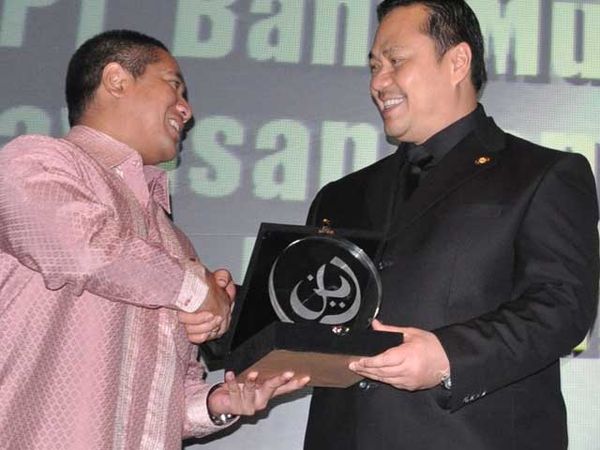 Muamalat Gandeng ESQ Fasilitasi Umroh