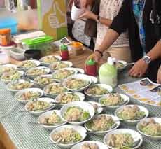 Buka Usaha Mie, 5 Mahasiswa ITS Mendulang Sukses