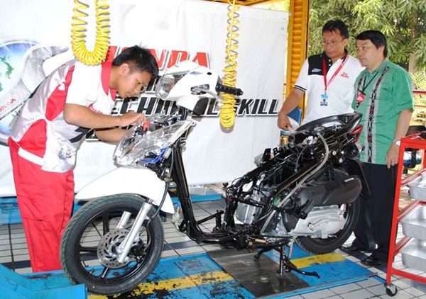 Kontes Mekanik Honda 