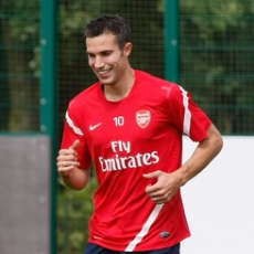 Fabregas: Van Persie Harus Pilih yang Terbaik Baginya