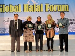 detikFood Raih Anugerah Halal 2012 Kategori Media Online