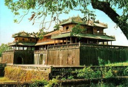 Menyusuri Jejak Pemerintahan Vietnam di Kompleks Dai Noi