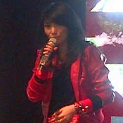 Lady Rocker Inka Christie Comeback dengan Semua untuk Kita