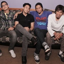 Tanpa Ariel, Uki Cs Ramaikan Panggung Result & Reunion 2012