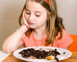 Trik Agar Si Kecil Tak Lagi Menolak Sarapan