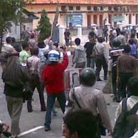 Ratusan Warga Terlibat Tawuran di Tanah Abang