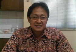 Dr Nugroho Setiawan, Jadi Dokter Demi Bakti ke Orangtua