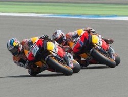 Stoner Sial dan Pedrosa pun Menang