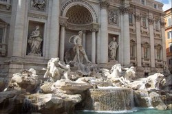 Plung! Melempar Koin Cinta di Roma